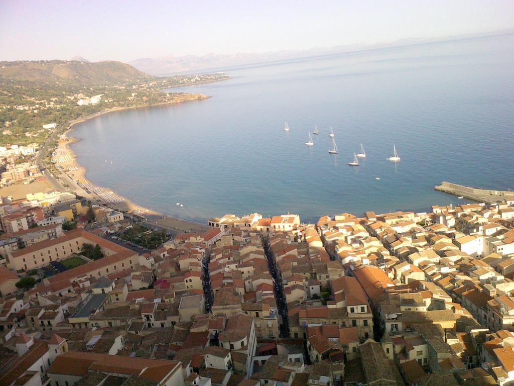 B&B Pepito Cefalu Luaran gambar